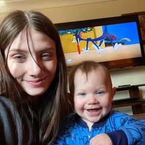 Meet your Posher, Ella